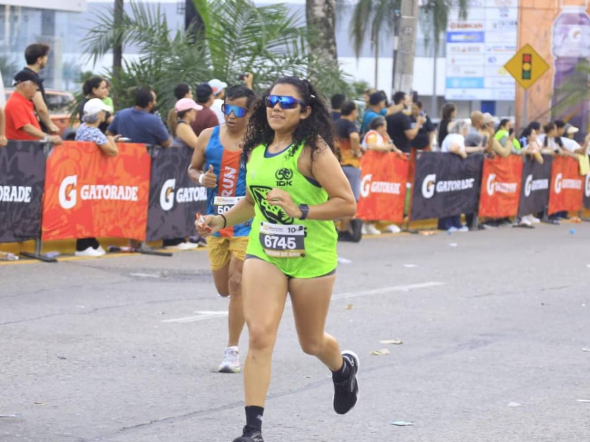 Una Miss sorprendió: Las bellas mujeres de la 50 Maratón LA PRENSA-Gatorade