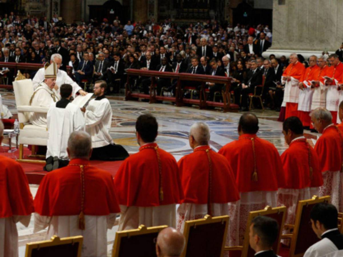 ¿Qué pasa en el Vaticano en caso de la muerte del Papa?