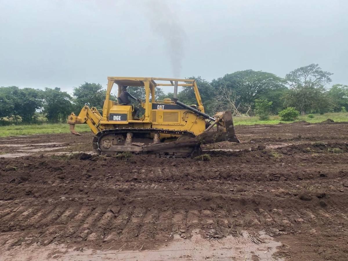 Techado y con butacas: inicia construcción de moderno estadio en Honduras