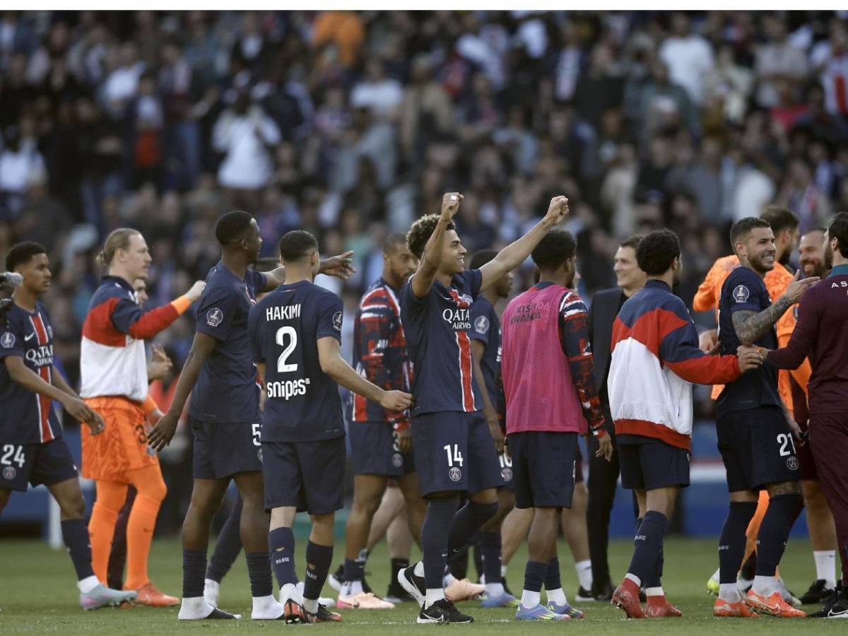 Lo que no viste: PSG campeón de la Ligue 1 festeja a lo grande en París