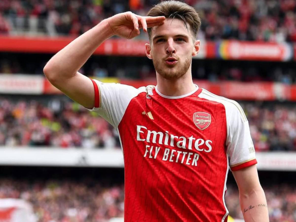 Declan Rice defiende a su esposa tras recibir ataques y ella toma decisión