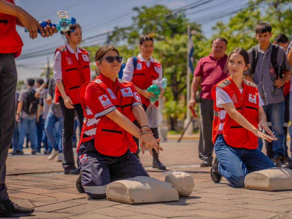 Así se preparan los estudiantes sampedranos para salvar vidas en una emergencia