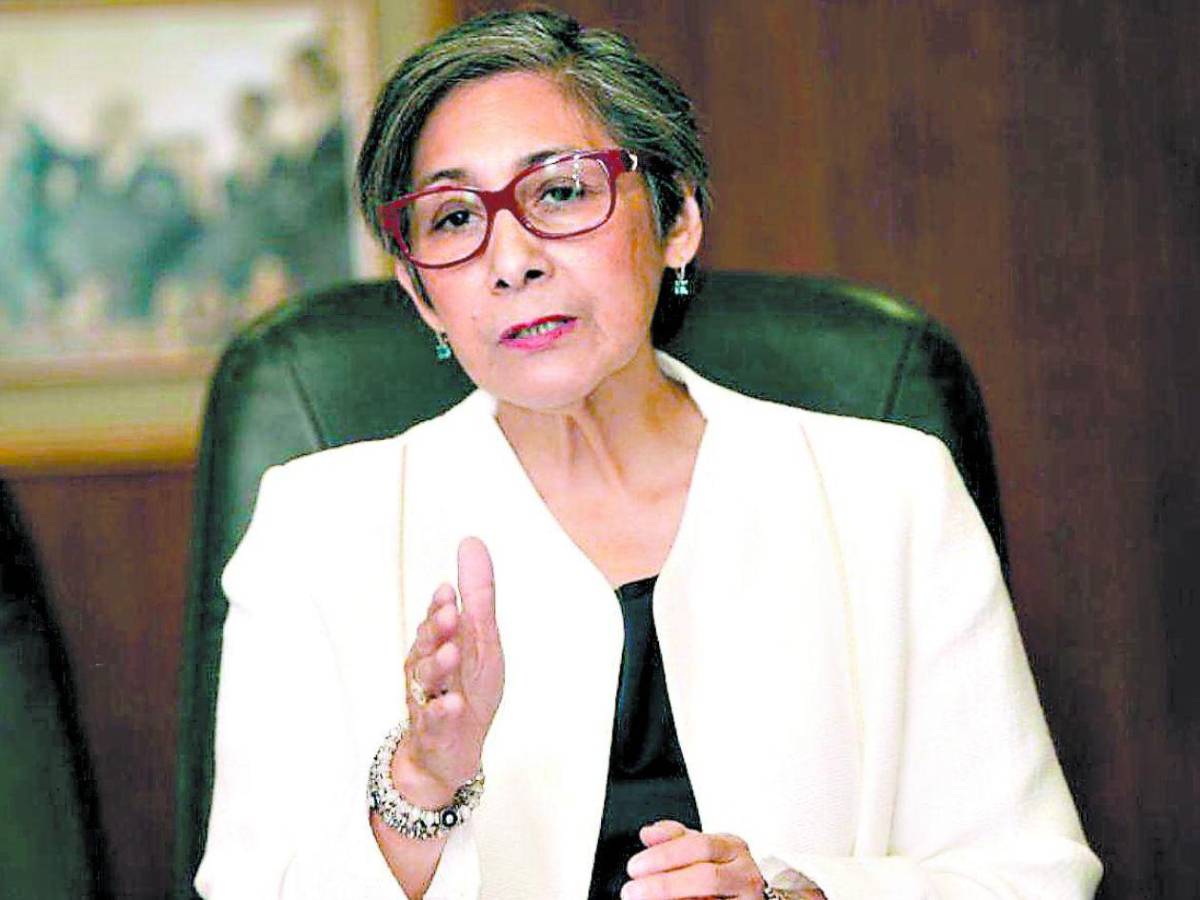 Maribel Espinoza a Luis Zelaya: “No me transporto en vehículos del gobierno”