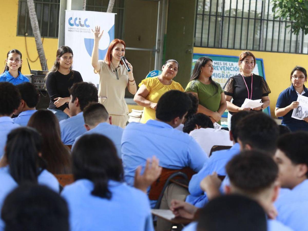 Mente Sana comparte jornada especial con estudiantes del Soledad Fernández