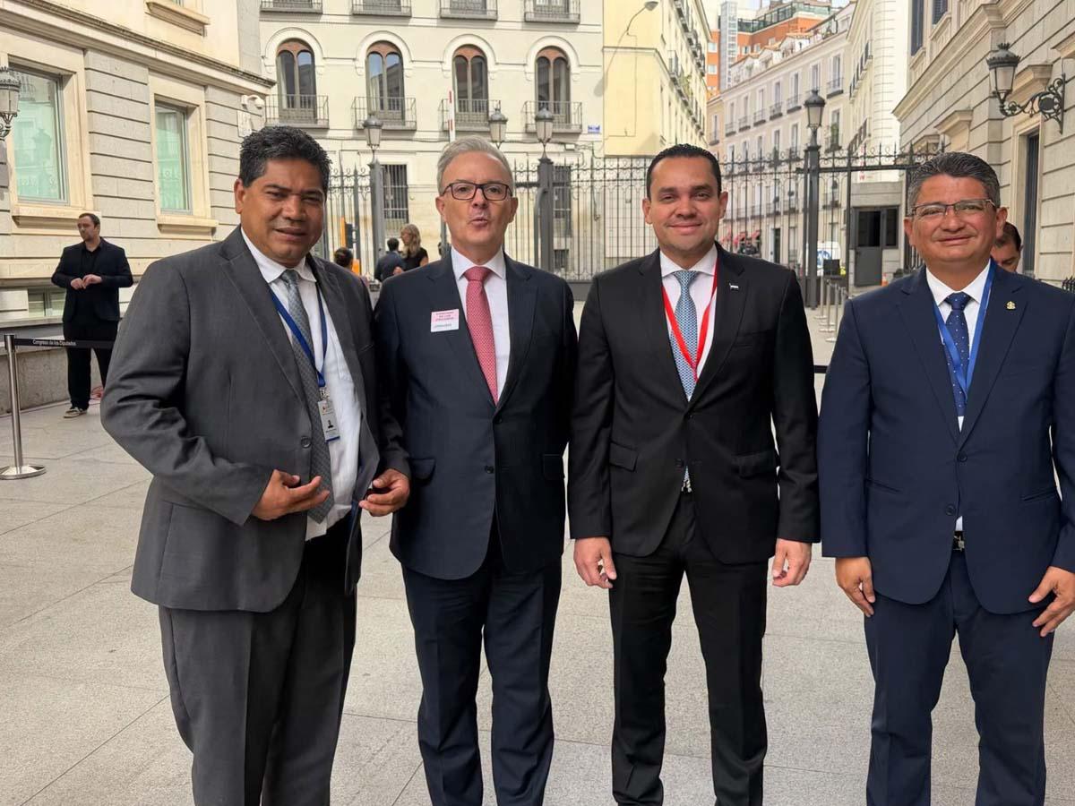 Delegación hondureña visita el Senado de España durante foro parlamentario