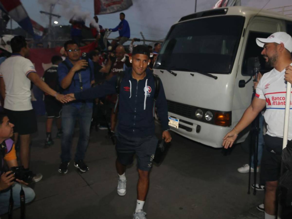 Olimpia celebra, dedicatoria, figura ante Génesis y bellas chicas en el Nacional
