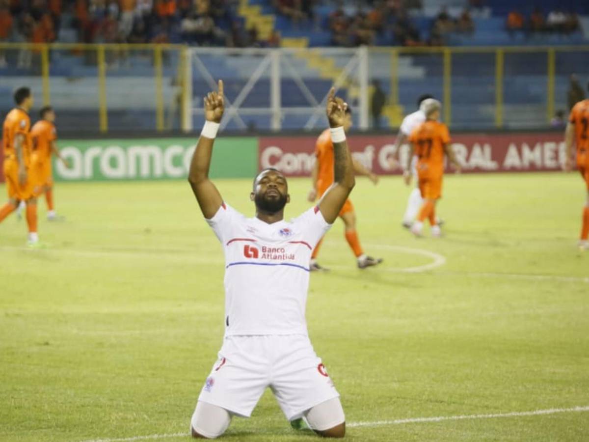 Copa Centroamericana: Invasión en El Salvador, polémica y héroe del Olimpia