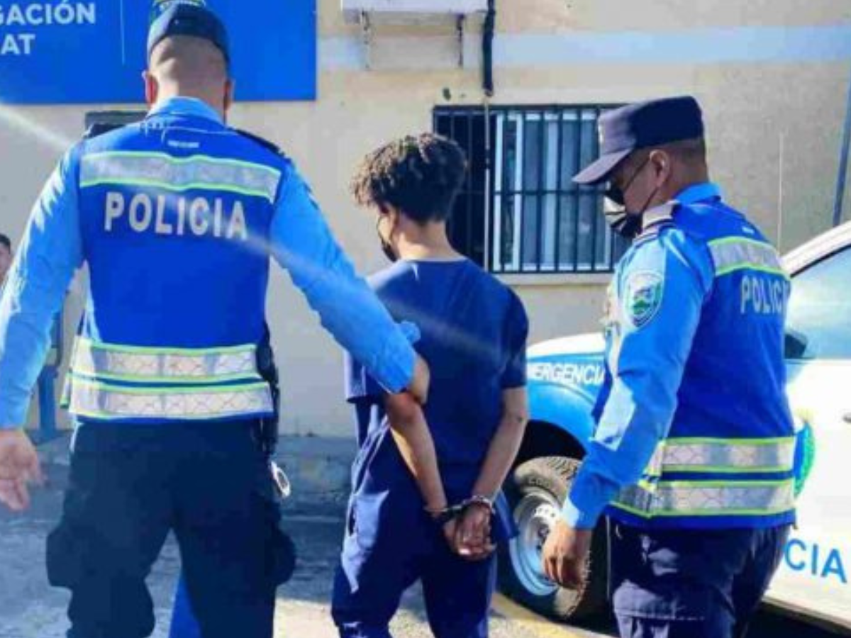 Inicia audiencia para joven que provocó la muerte de tres mujeres