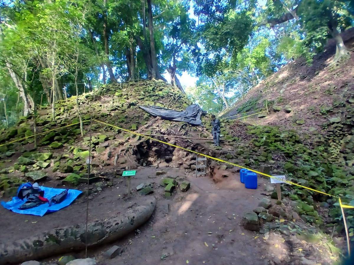 Japoneses buscan tumbas reales en Copán con ayuda de rayos cósmicos