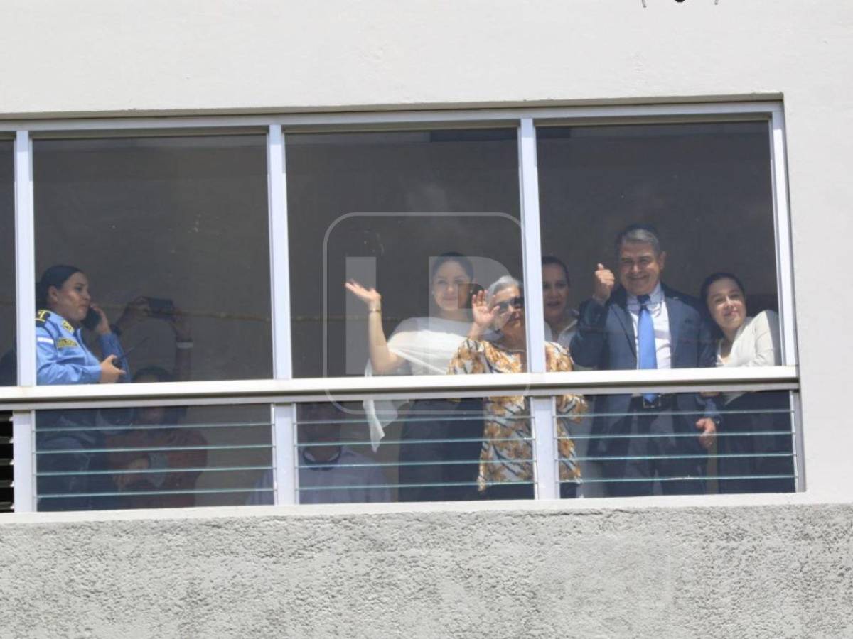 Estoy en el limbo, dice Juan Orlando Hernández por retraso de audiencia