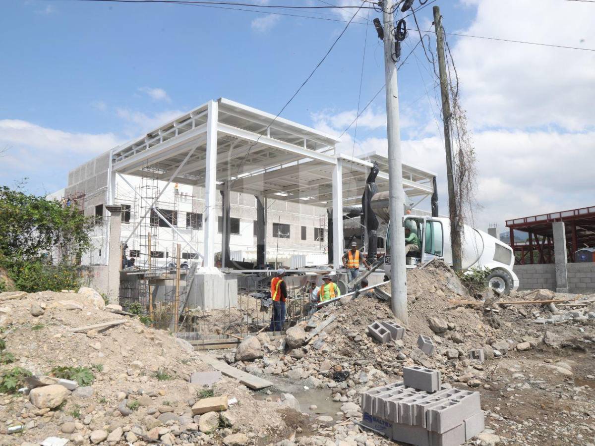 L4,662 millones cuestan hospitales suspendidos de Santa Bárbara, Ocotepeque y Salamá