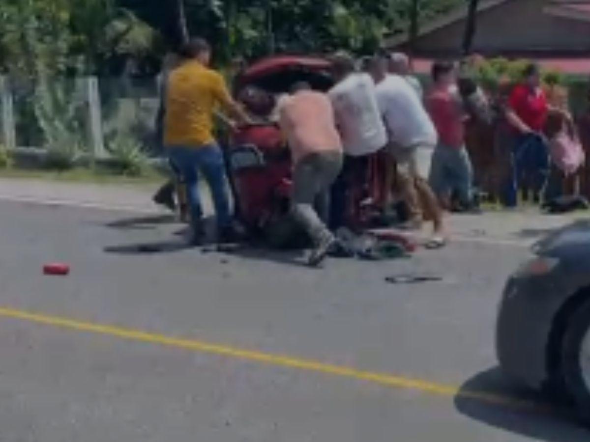 Giro inesperado: Una mujer iba al volante de la camioneta, según testigos del accidente en Omoa