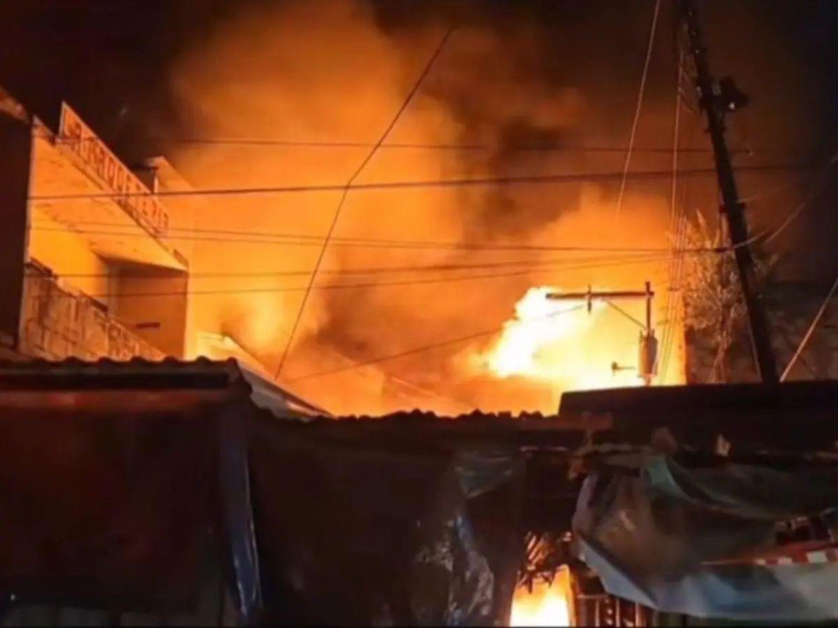Así quedó el mercado Galindo tras el feroz incendio que dejó heridos y severos daños