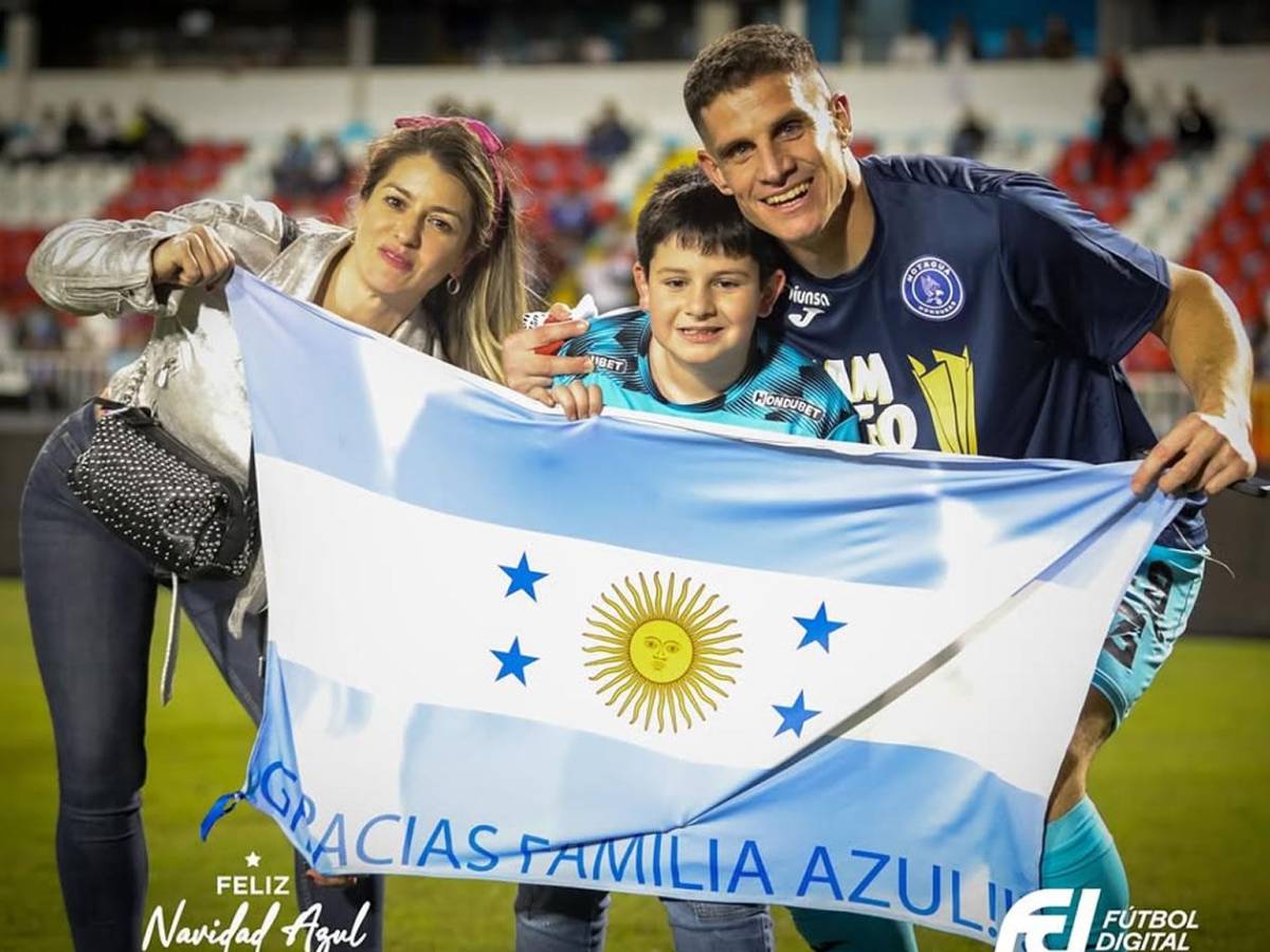 Bella argentina anuncia embarazo de futbolista de Liga Nacional de Honduras