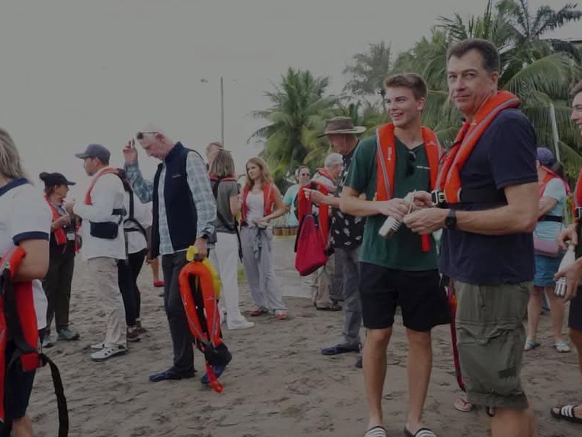 Cruceristas, maravillados con la belleza natural de Tela