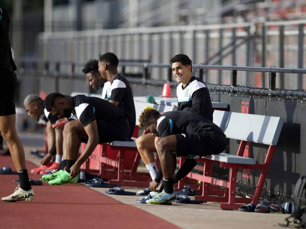 Selección de Honduras recibe visita sorpresa, mujer presente y ¿qué pasó con Choco Lozano?
