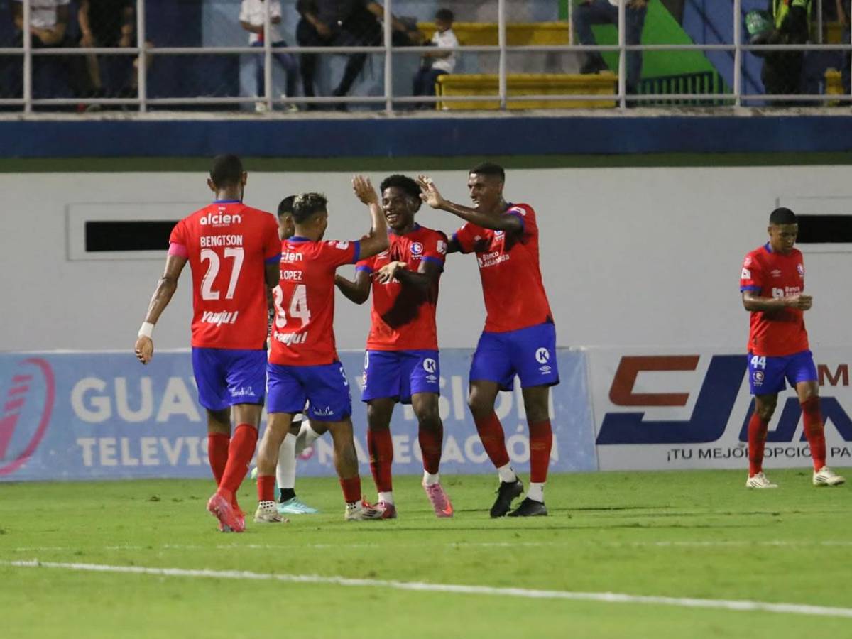 Olimpia sonríe en Juticalpa, el 'infiltrado', Espinel hace debutar a isleño y las bellezas