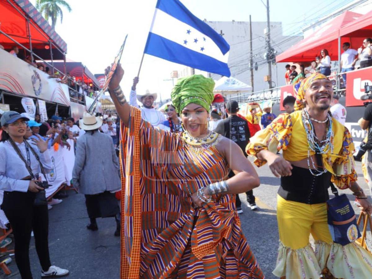 Carrozas, música y baile: así se vive el gran cierre de la Feria Isidra en La Ceiba
