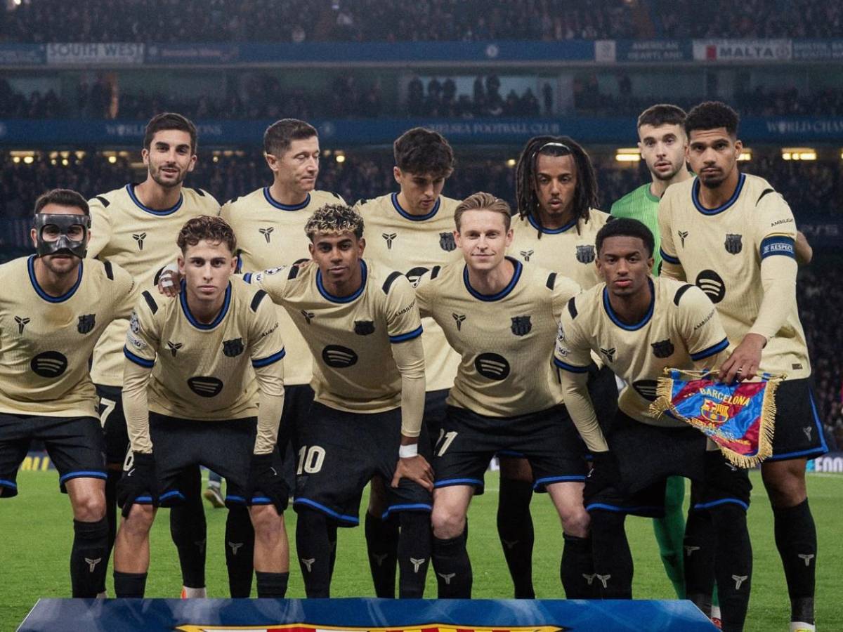 Hansi Flick, molesto con dos jugadores del Barcelona tras ridículo ante Chelsea