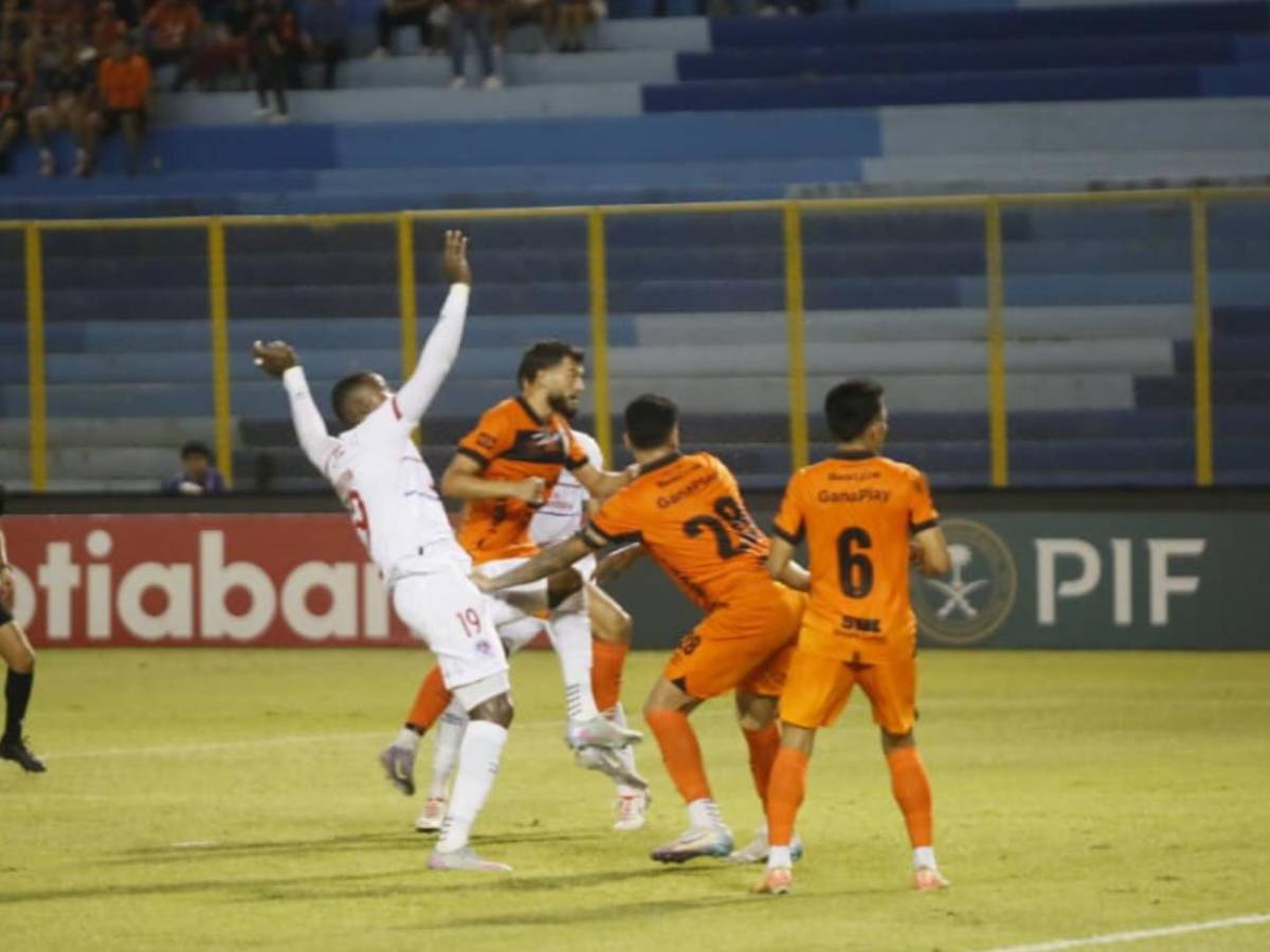 Copa Centroamericana: Invasión en El Salvador, polémica y héroe del Olimpia