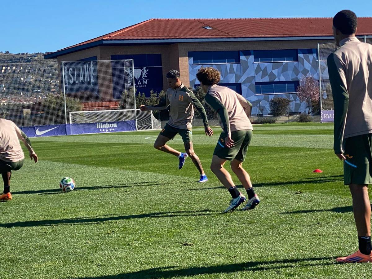 Honduras afina detalles: cuarto entreno en España y recibe visita especial