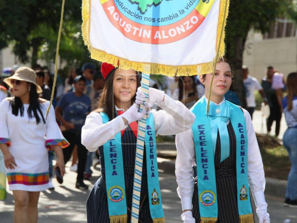 Tegucigalpa: las imágenes más destacadas que dejaron los desfiles de este sábado