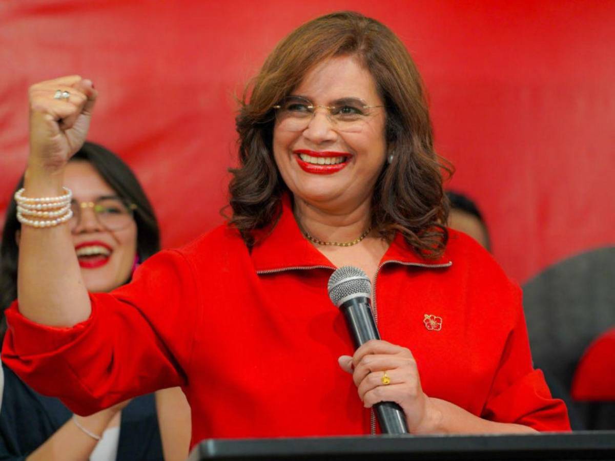 Foto manipulada muestra a tres candidatos con cartel de apoyo a Rixi Moncada