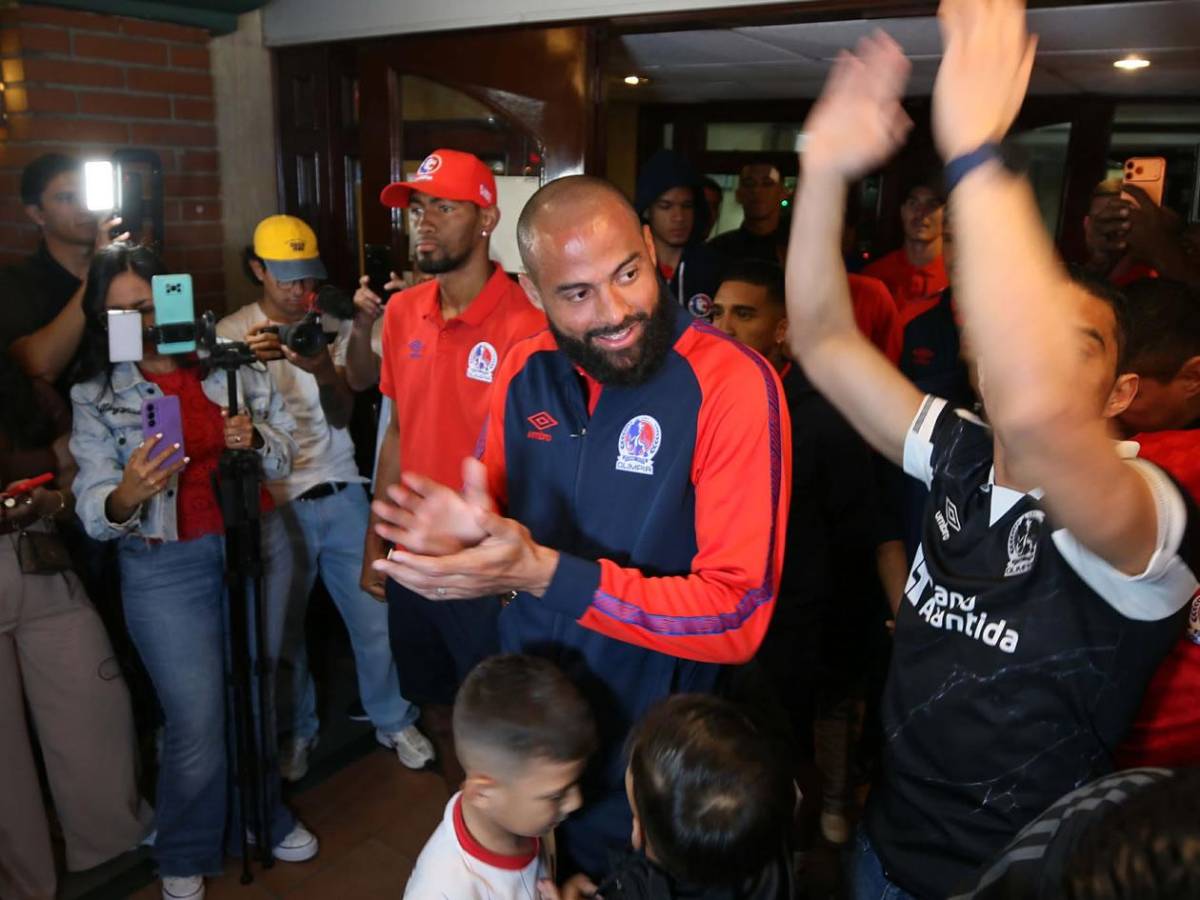 Espectacular banderazo de la afición del Olimpia y piden la Copa 40 ante Marathón