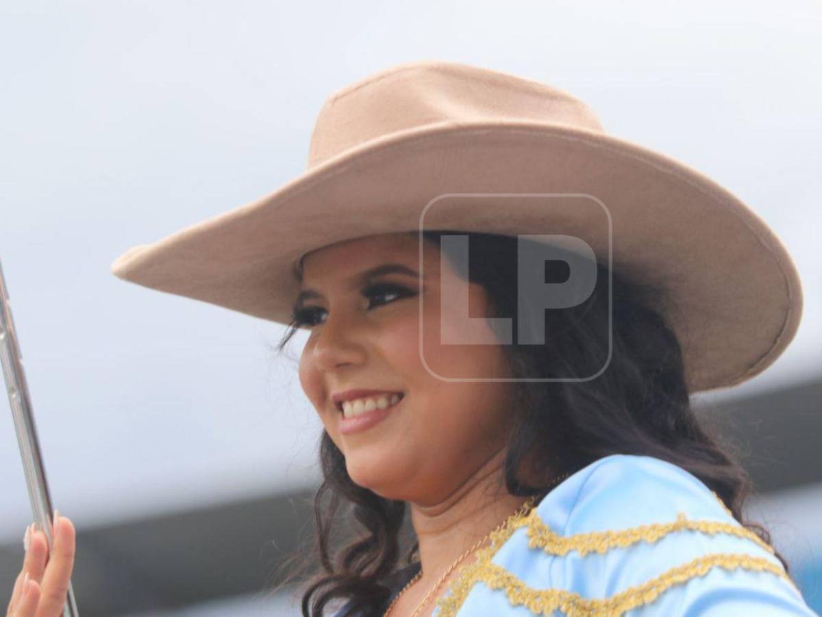 Quiénes son las hermosas palillonas 'vaqueritas' que se robaron las miradas por su originalidad