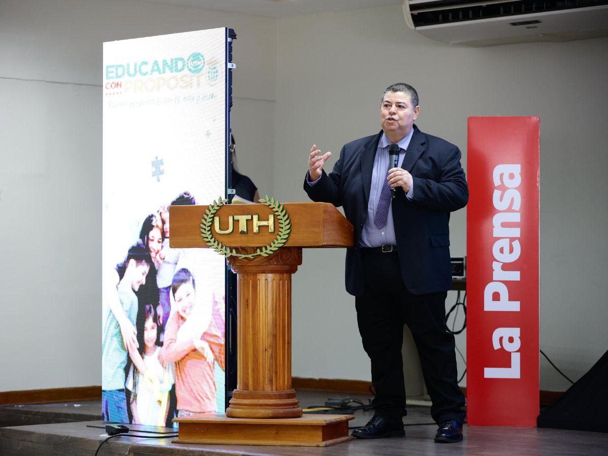 Así se impartió el taller de Mente Sana a docentes de San Pedro Sula