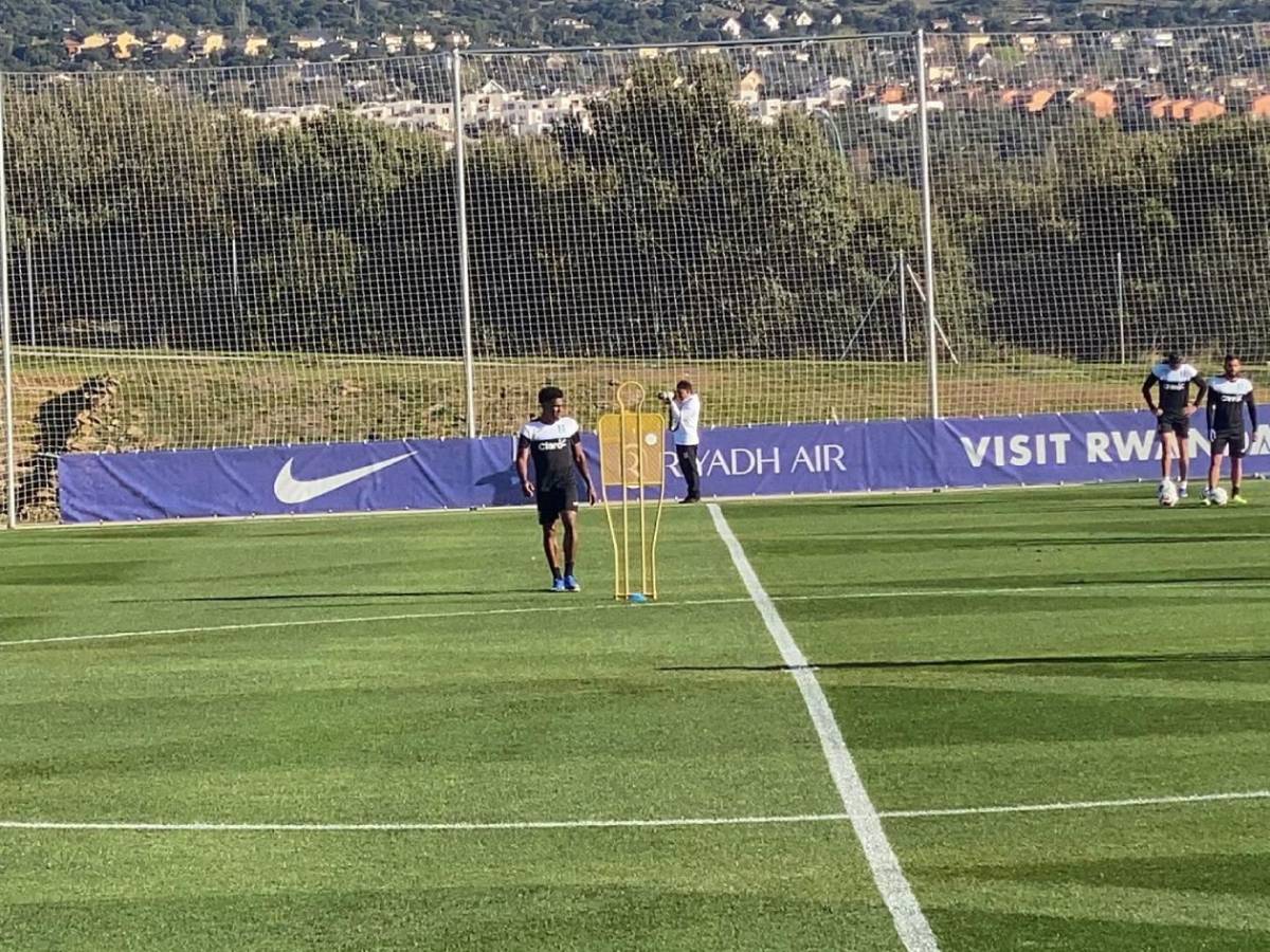 Honduras inicia nueva era: tres “fichajes” sorprenden en primer entrenamiento de Molina