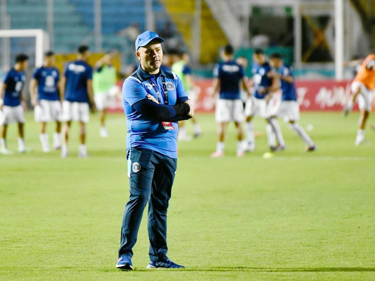 Motagua defrauda ante Cartaginés, oso de Wilmar Jordán y la bella que cautivó en el Nacional