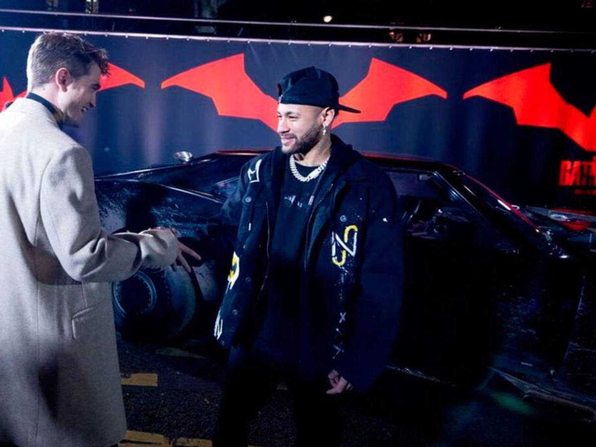 Neymar compra excéntrico Batimóvil ilegal: Por esta razón no lo puede usar