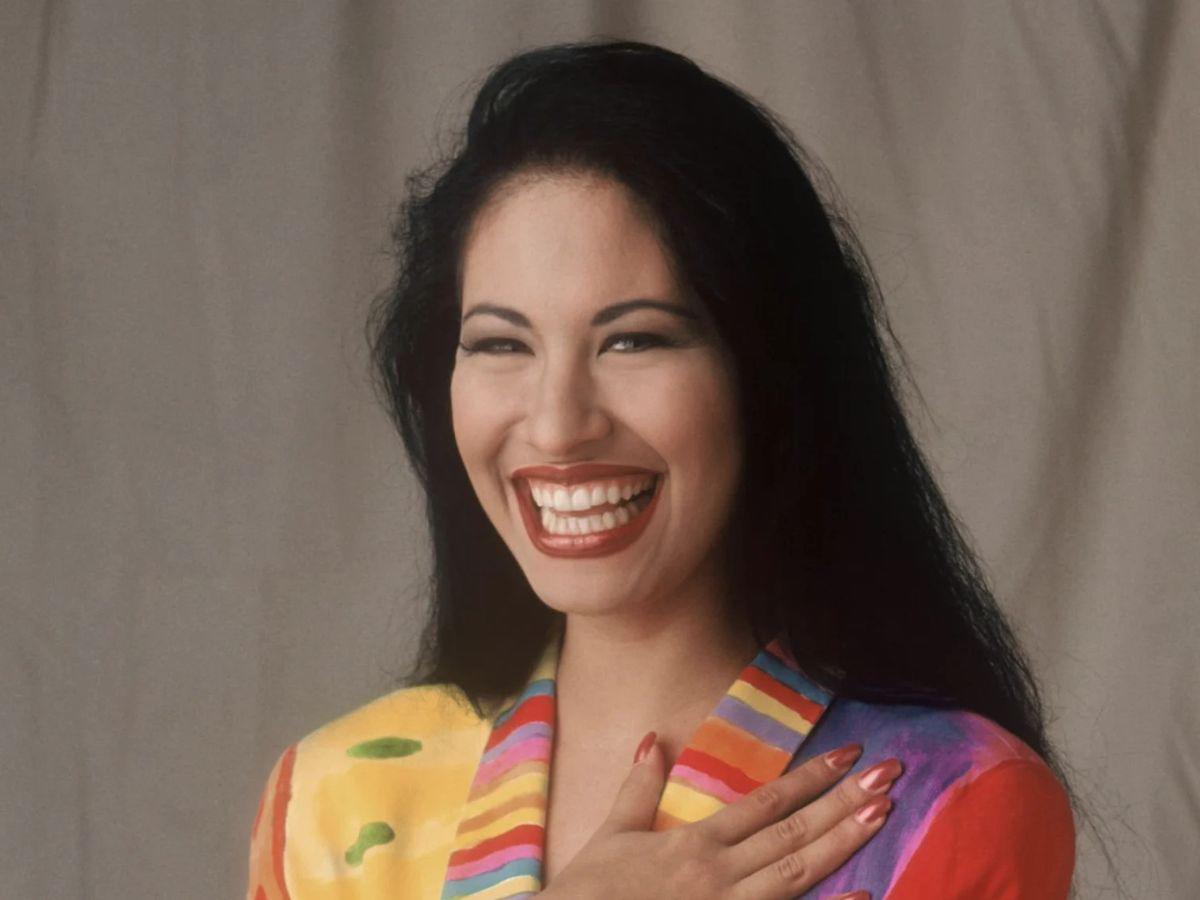 Hermana de Selena Quintanilla demanda a Shein por vender ropa con el rostro de la cantante