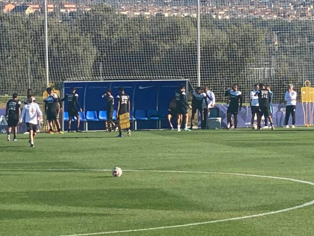 Honduras inicia nueva era: tres “fichajes” sorprenden en primer entrenamiento de Molina