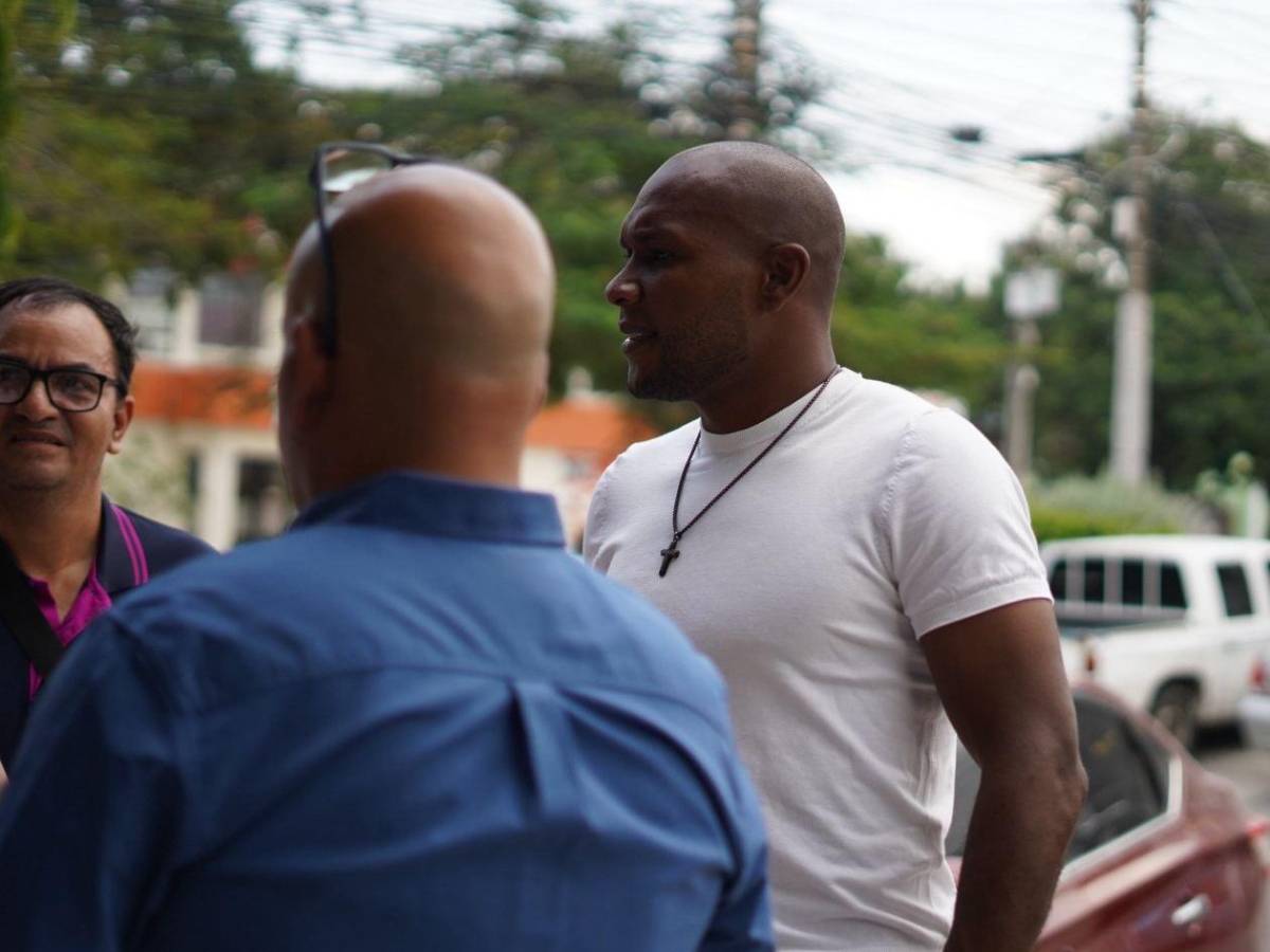 Juan Anangonó al borde del llanto en su despedida de Marathón