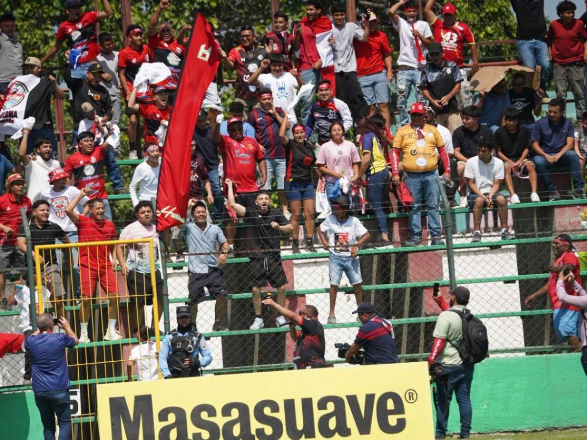 Chicas roban suspiros en la final y ambientazo para el Choloma-Independiente