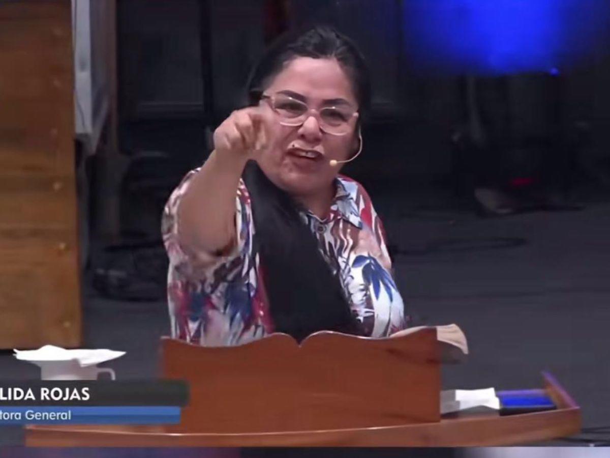 Pastora celebra temblor en pleno culto: “Más fuerte, padre, más fuerte”