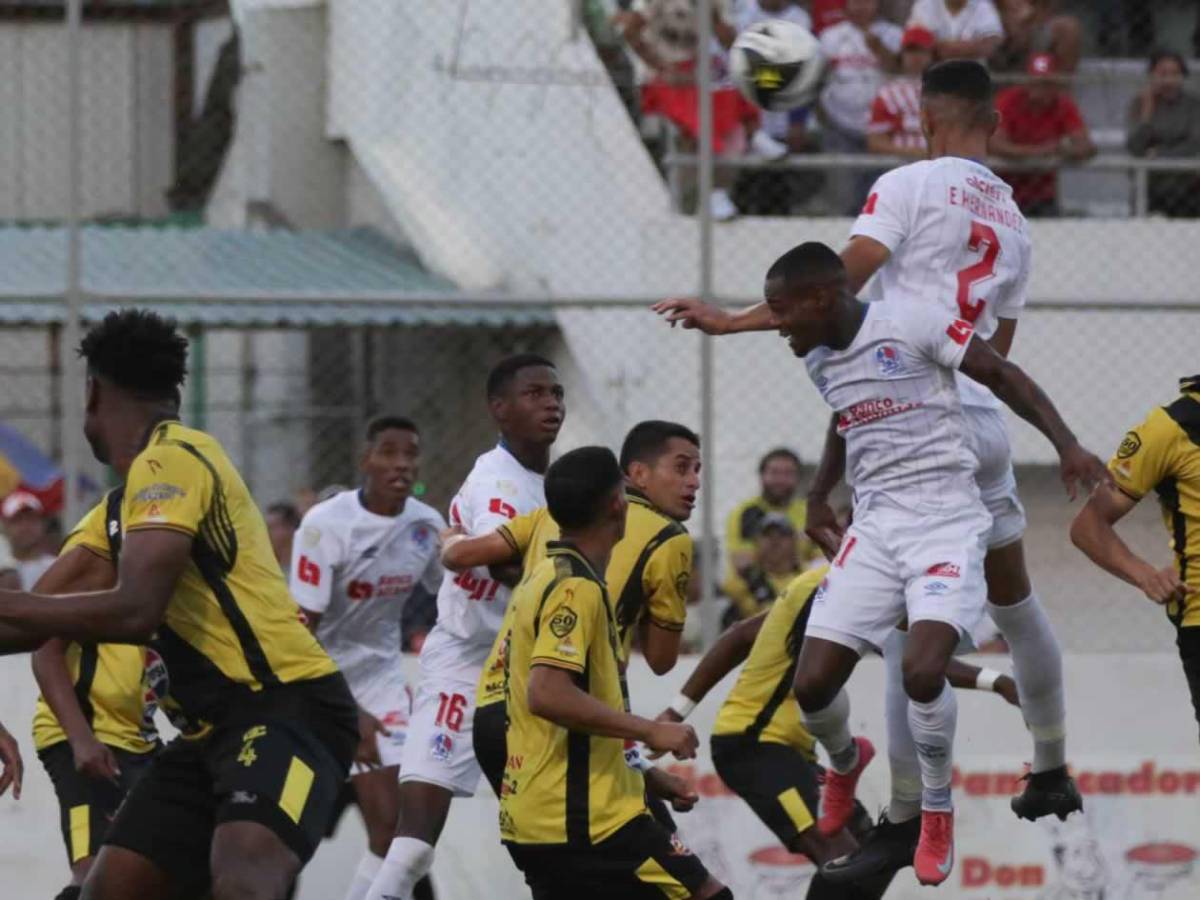 No se vio del Génesis vs Olimpia: bronca, risas, polémica y linda mamá