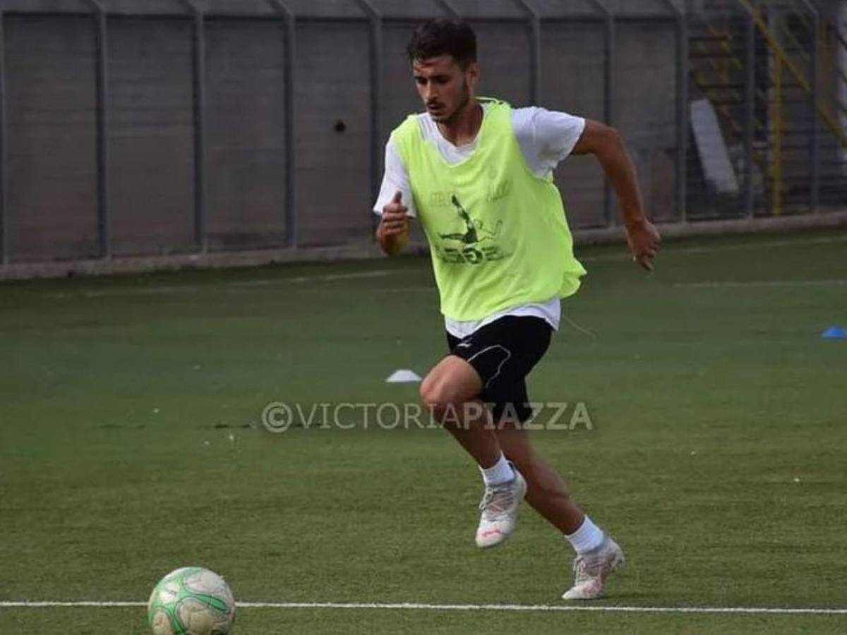 Tragedia en Italia: futbolista es asesinado con un destornillador en el cuello tras una pelea