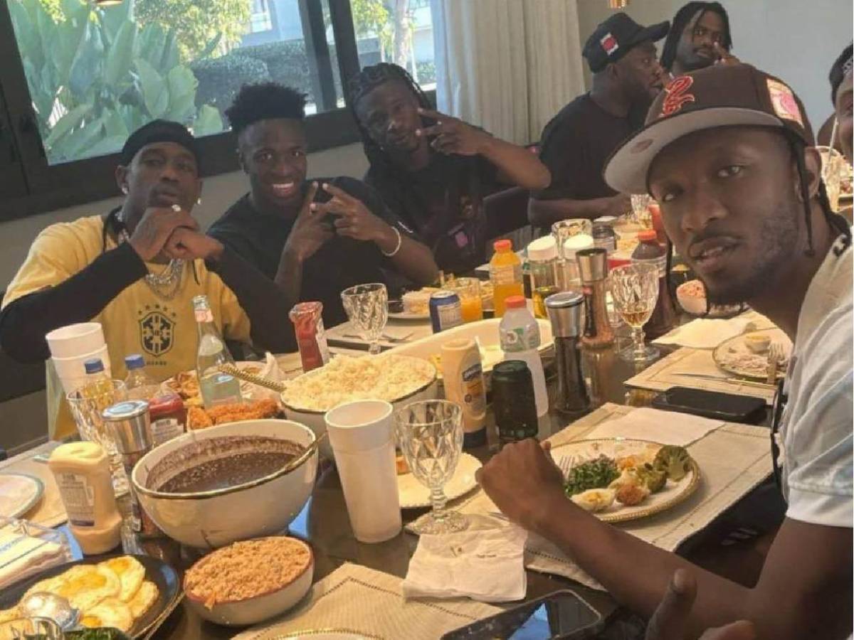 Vacaciones: Mbappé y su íntimo amigo sorprenden con Bad Bunny en Puerto Rico