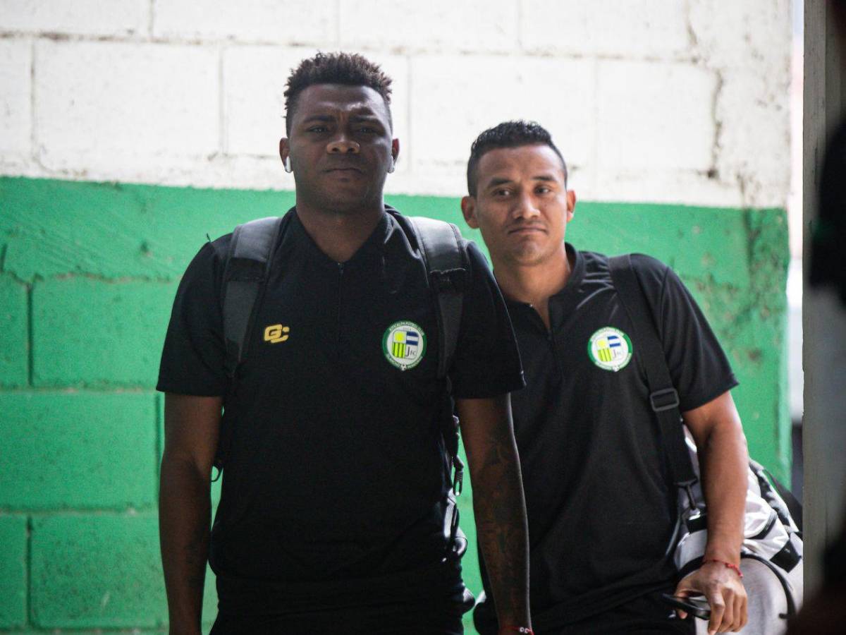 Chicas lindas y ambiente familiar en las gradas del Yankel Rosenthal