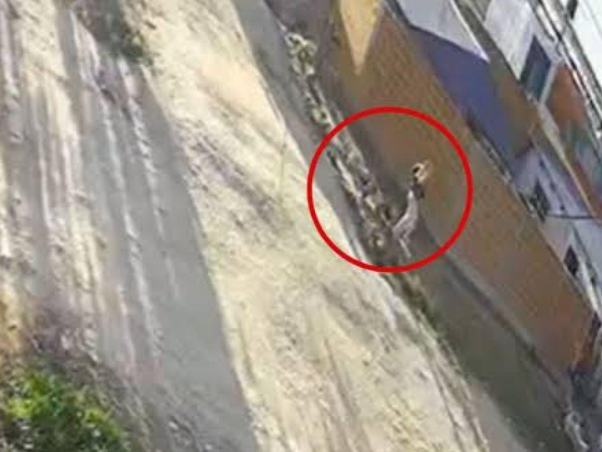 Jovencita muere tras quedar en medio de un tiroteo; su abuela resultó herida