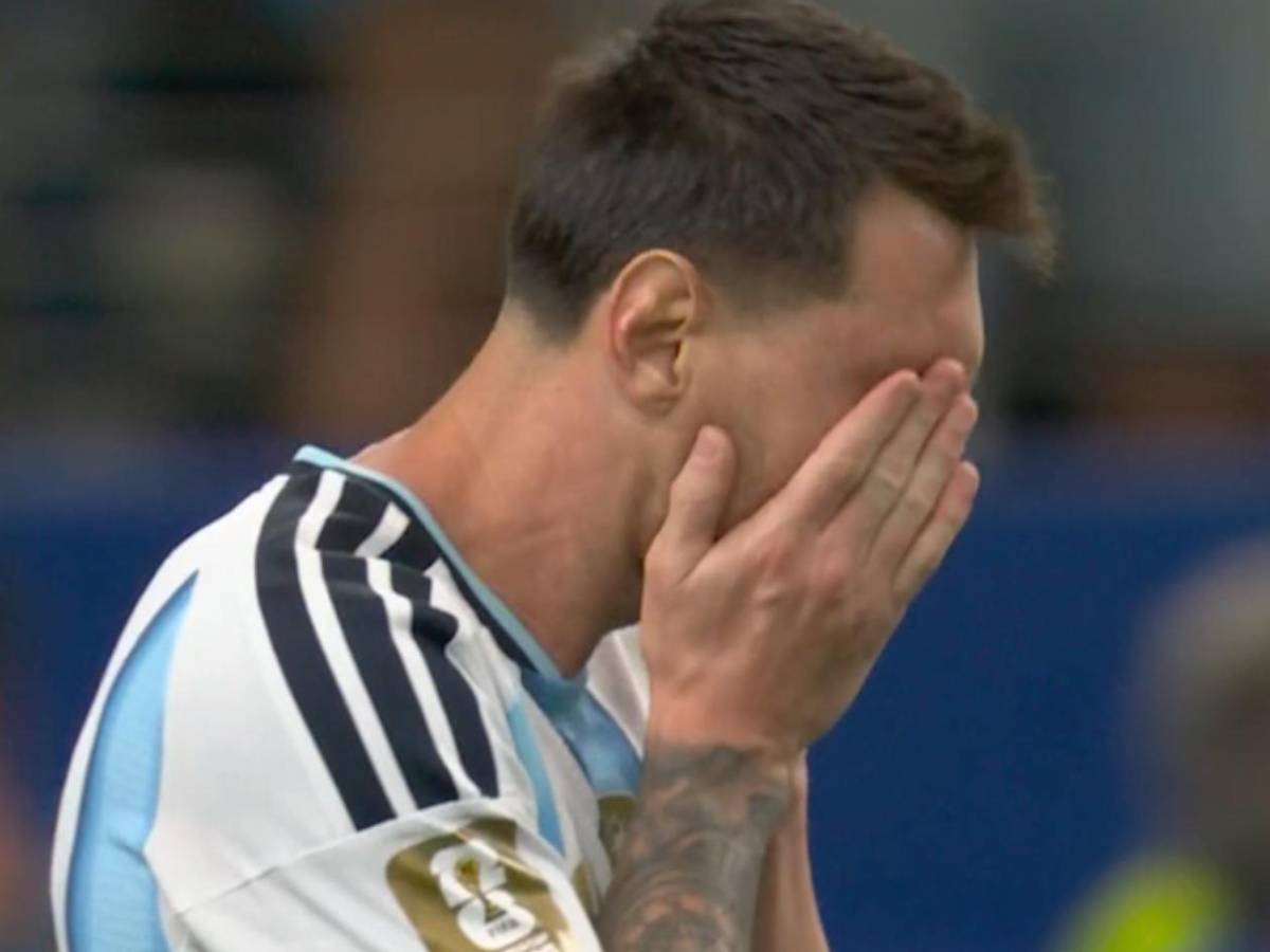 Messi hace historia, beso de Shakira, hondureña sorprende y mala noticia en Argentina