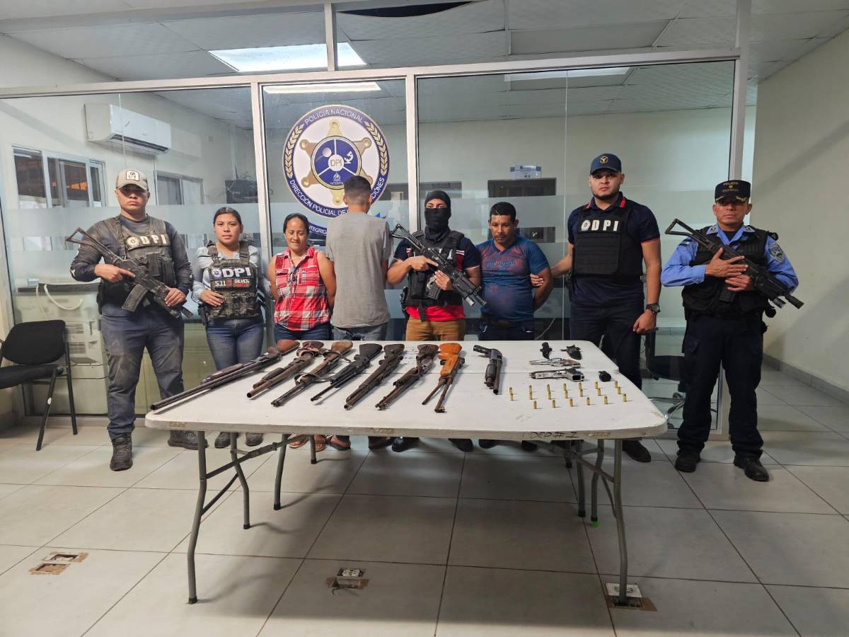 Pareja es detenida en La Ceiba con armamento y municiones