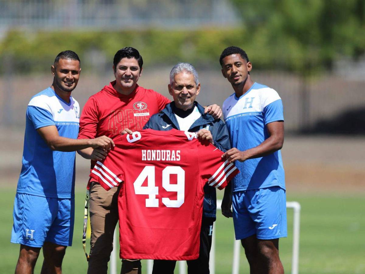 Visita especial en el entrenamiento de Honduras antes del duelo contra México