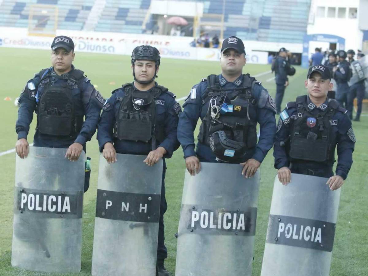 Victoria - Olimpia: ambiente, chicas, curiosa iguana y un animado Beckeles