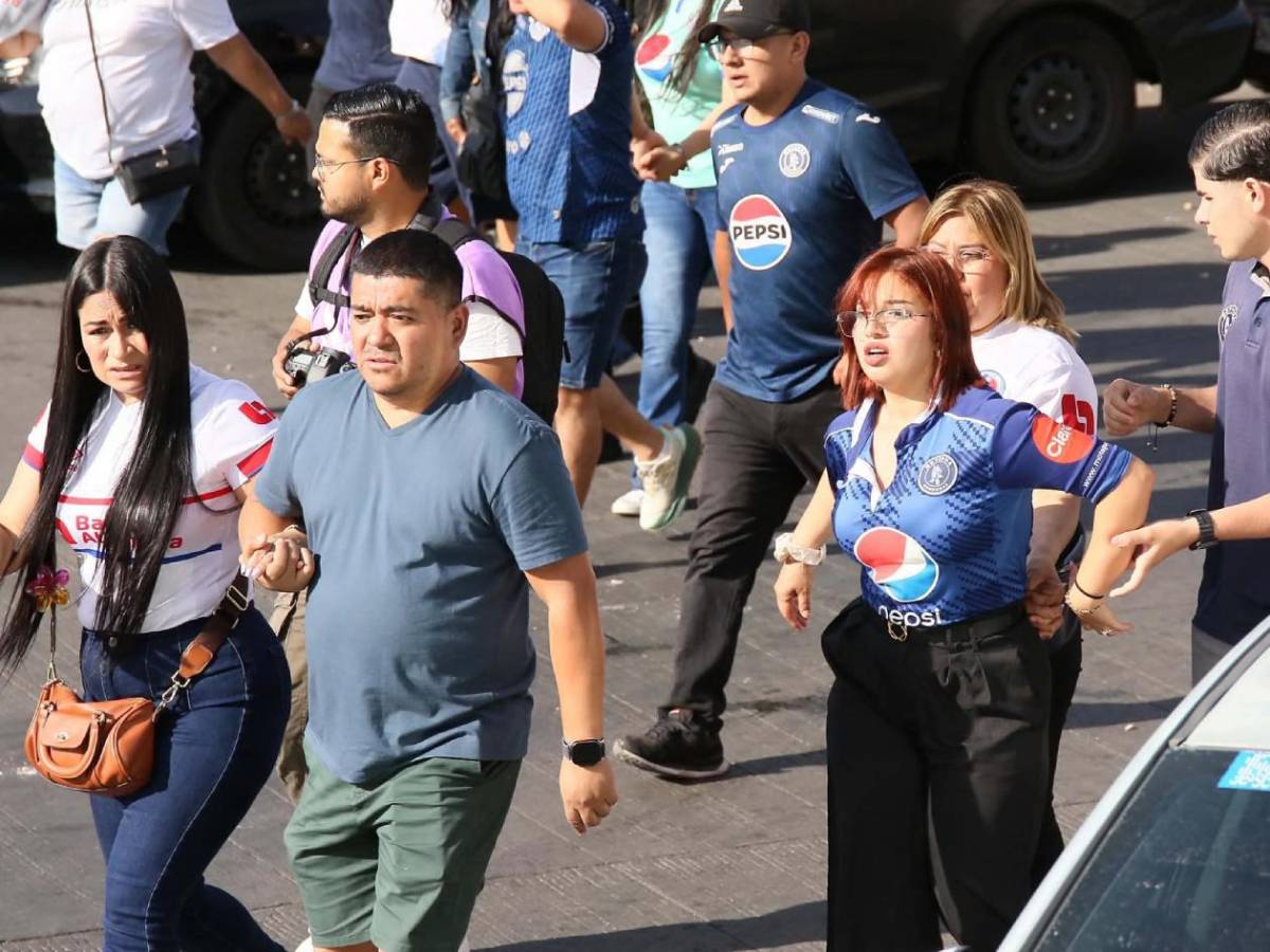 Imágenes impactantes: Terror en clásico Motagua - Olimpia tras escenas de violencia