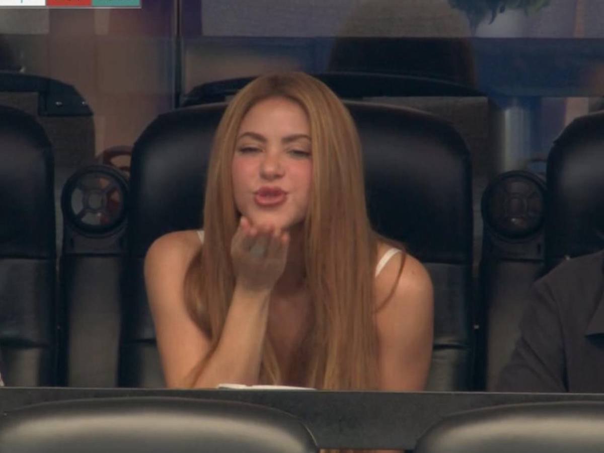 Messi hace historia, beso de Shakira, hondureña sorprende y mala noticia en Argentina