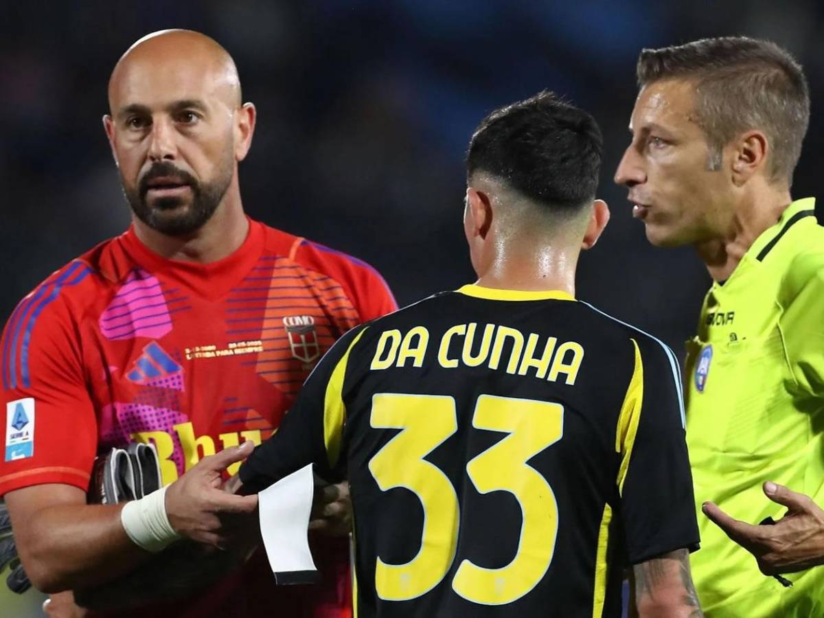 La peor despedida del fútbol: Pepe Reina se va expulsado en su último partido